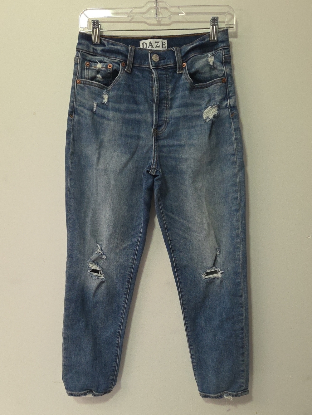 DAZE Women's Light Blue Distressed Boyfriend Jeans